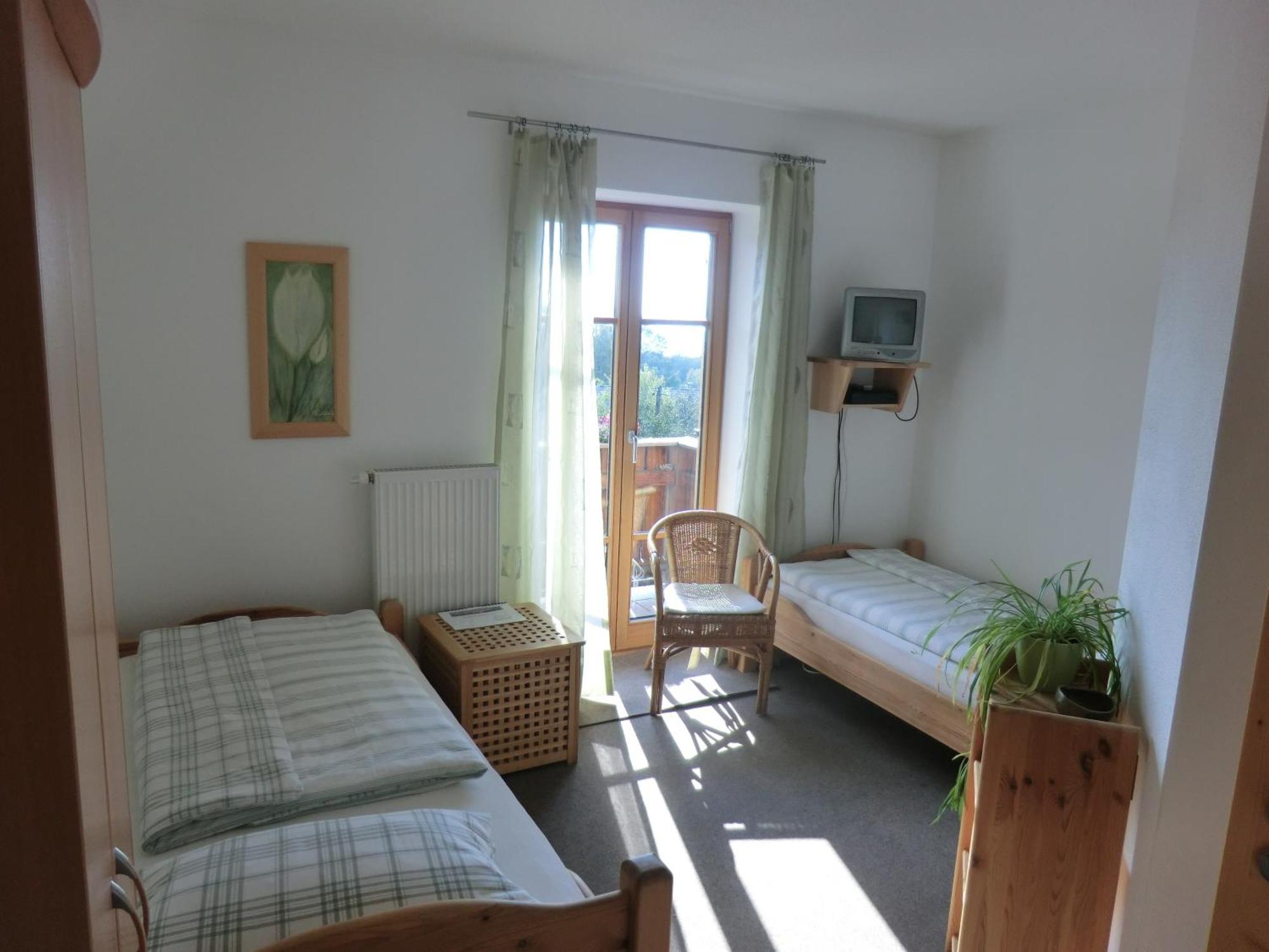 Zum Horizont Hotel Deggendorf Kültér fotó